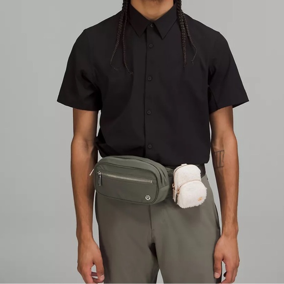 NWT Lululemon Nano Clip On Fleece Backpack Light Ivory Gold Hardware - Picture 5 of 7